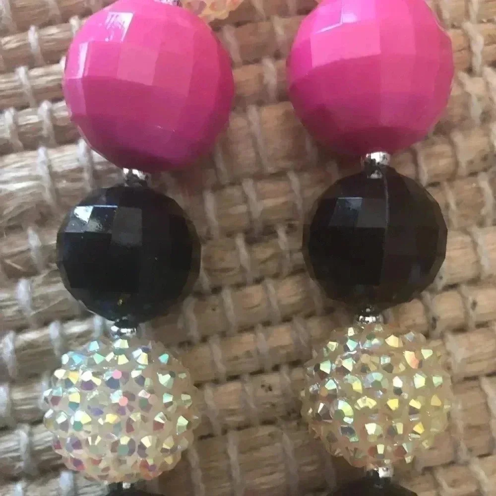 Girls Bubble Gum Bead Necklace with Minnie Mouse - Picture 5 of 9